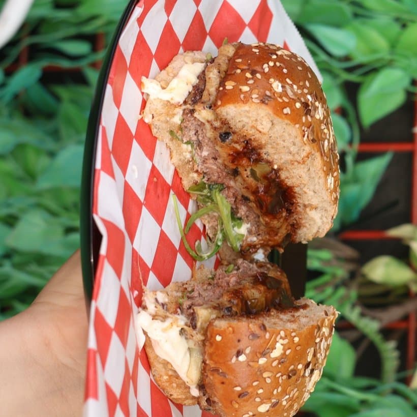 Jowi's Swiss Boss Burger